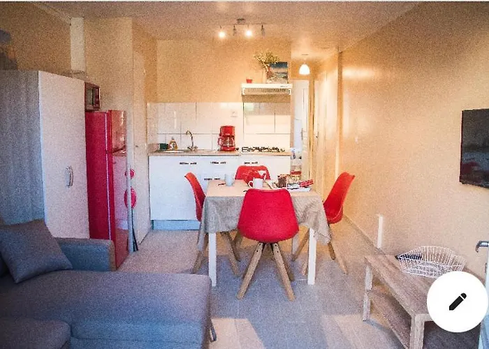 4 Etoiles Dans La Maison Du Bonheur *
