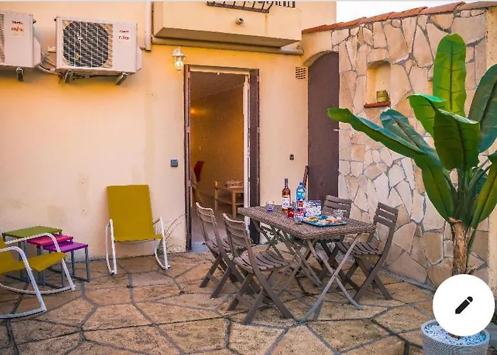 4 Etoiles Dans La Maison Du Bonheur